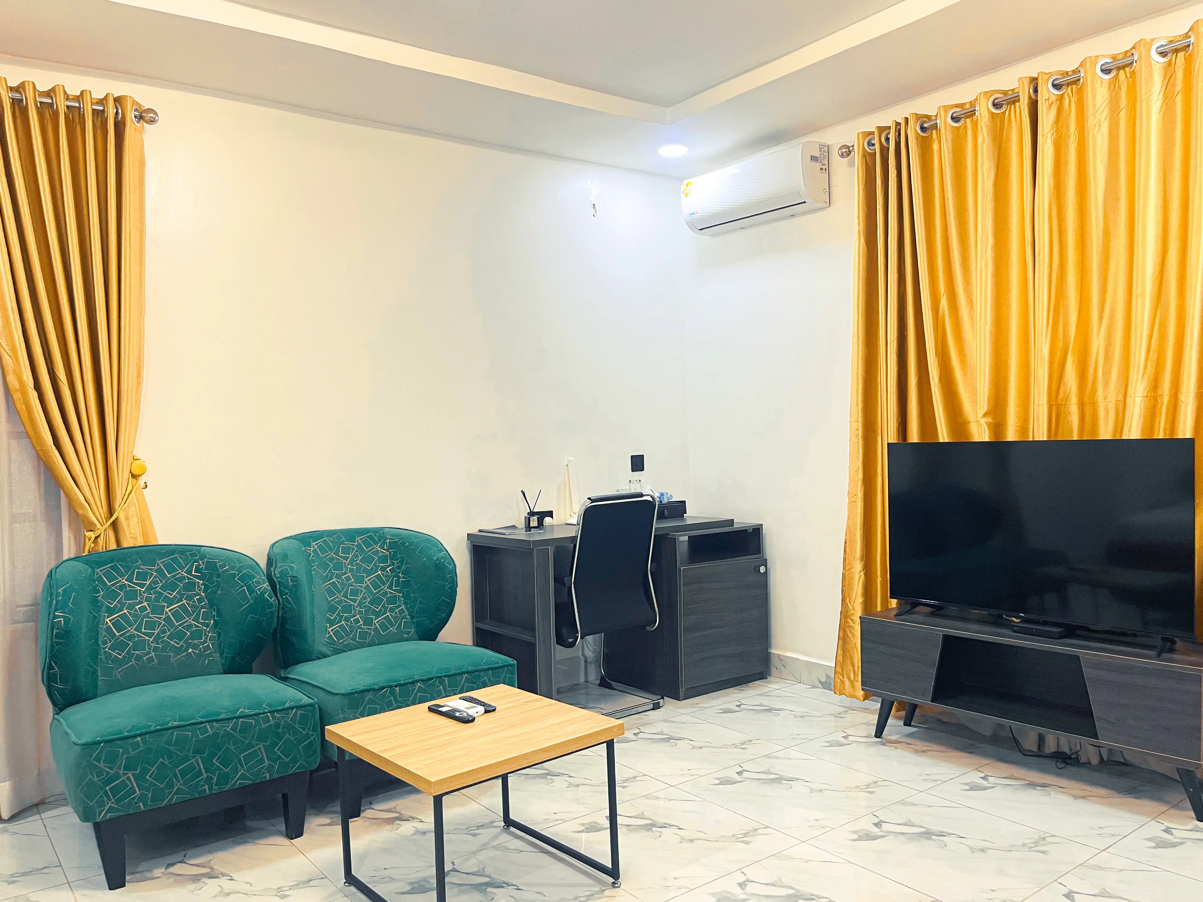 Bedroom at DELUXE in Katampe, Abuja