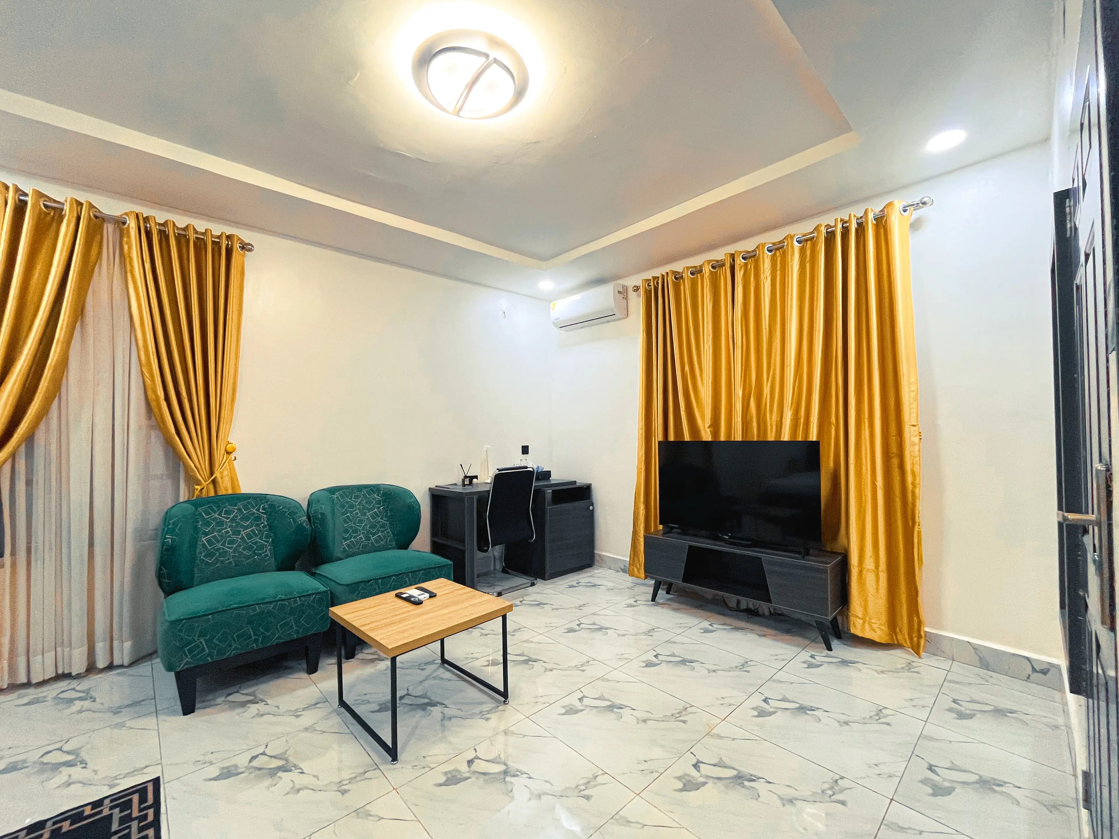 Bedroom at DELUXE in Katampe, Abuja